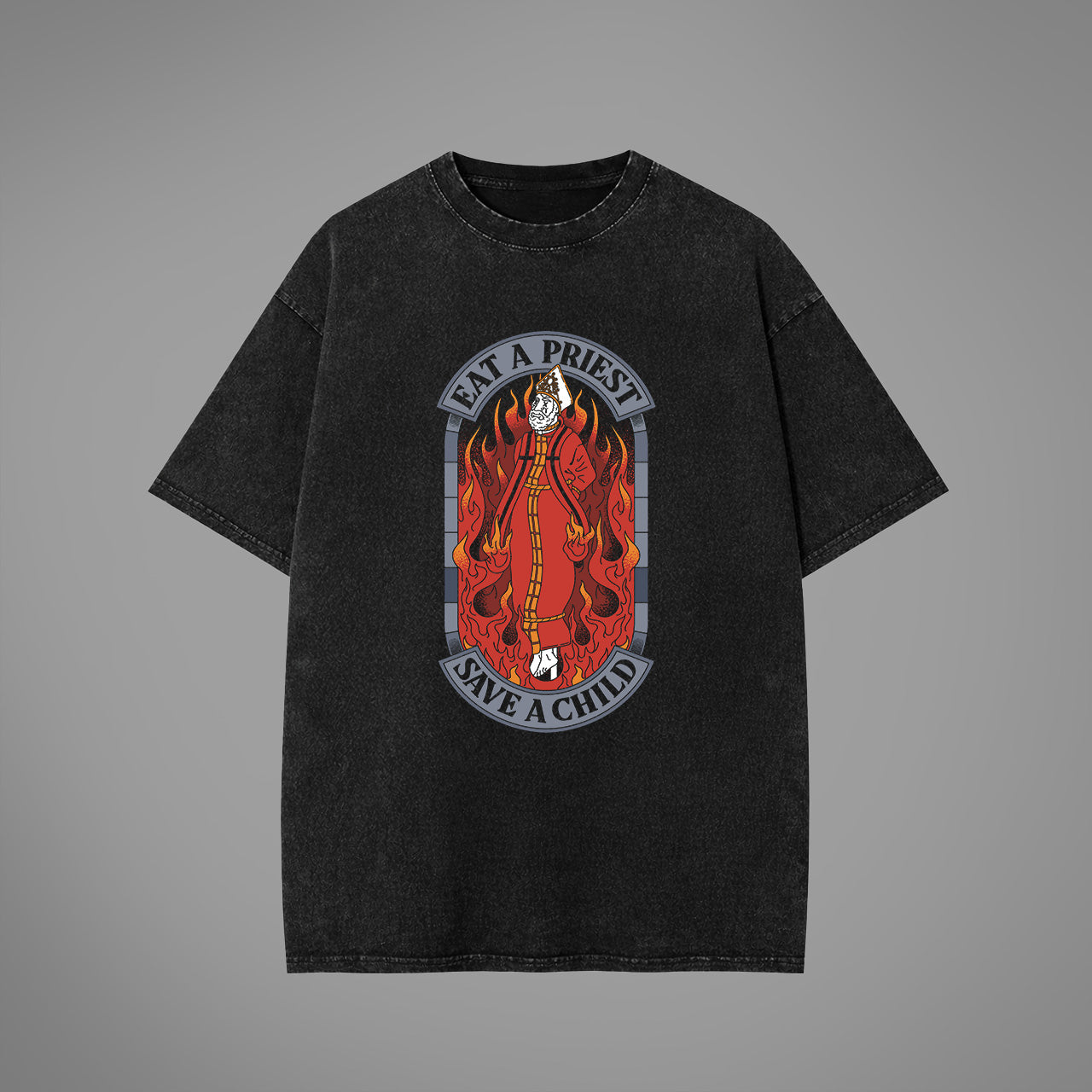 T-shirt oversize Eat a Priest Save a Child lavata con acido
